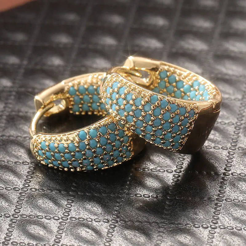 Boucles d'oreilles créoles en turquoise avec des perles dorées | Or