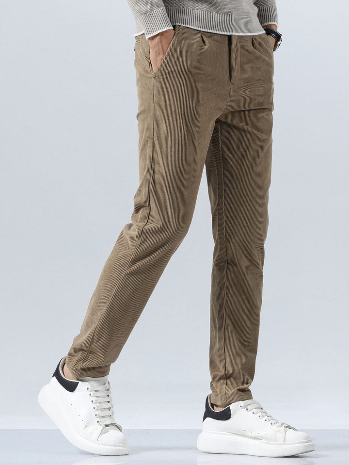 Pantalon en velours côtelé coupe slim