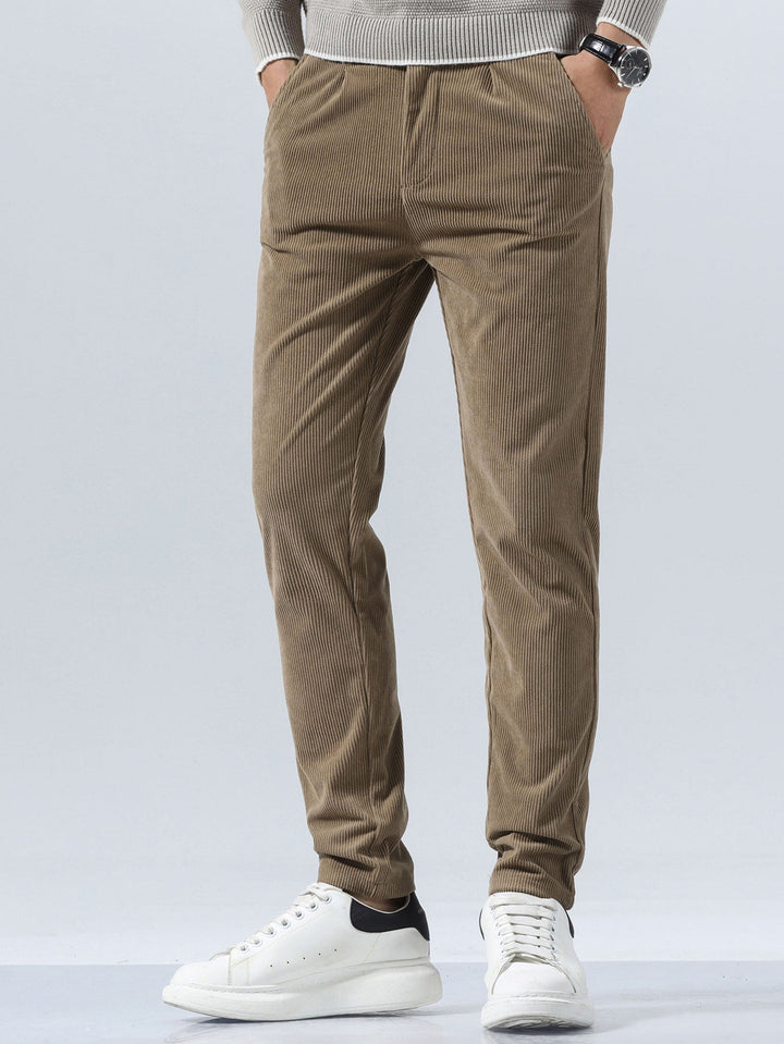 Pantalon en velours côtelé coupe slim