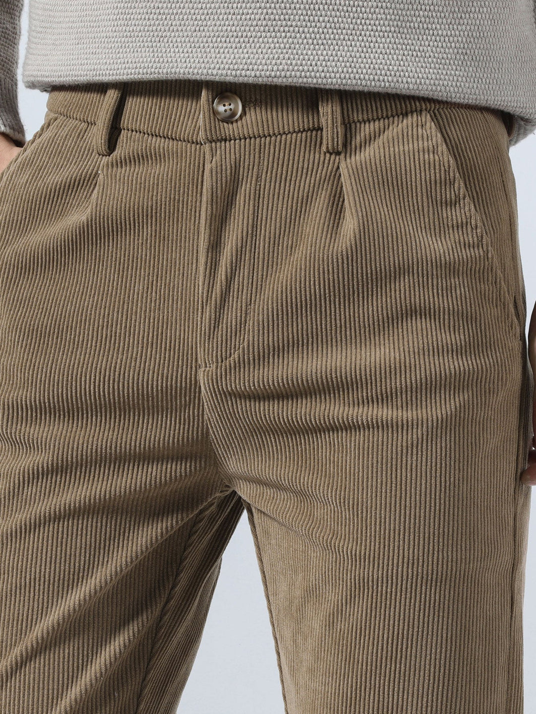 Pantalon en velours côtelé coupe slim