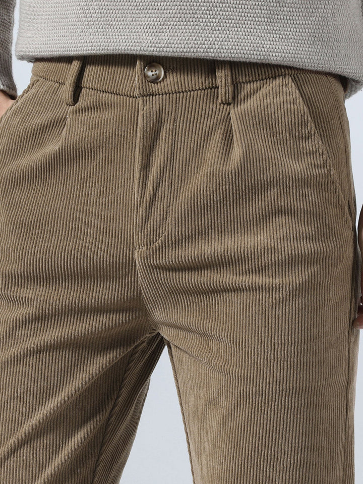 Pantalon en velours côtelé coupe slim