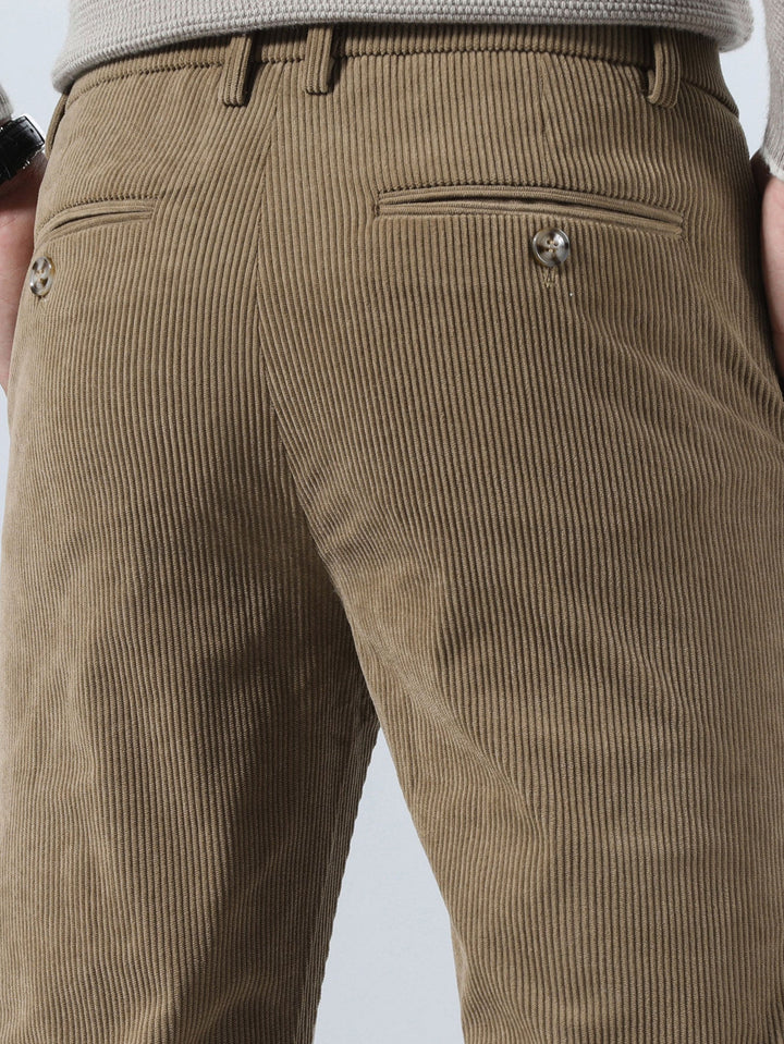 Pantalon en velours côtelé coupe slim