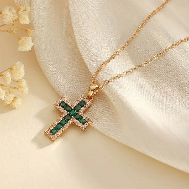 Pendentif croix en émeraude Solene | Or