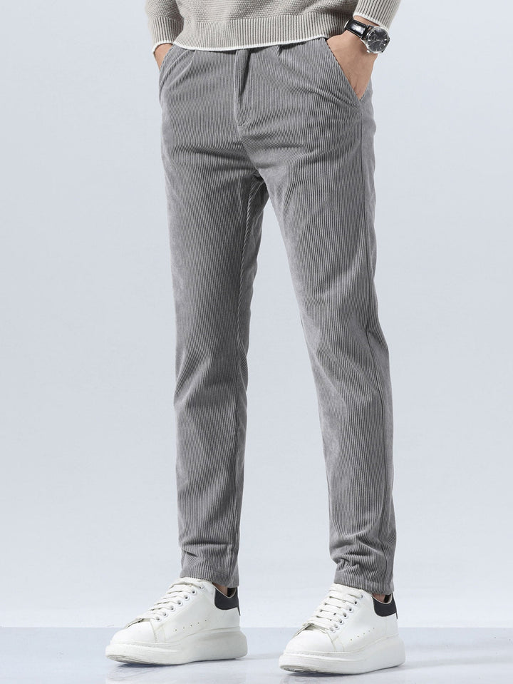 Pantalon en velours côtelé coupe slim