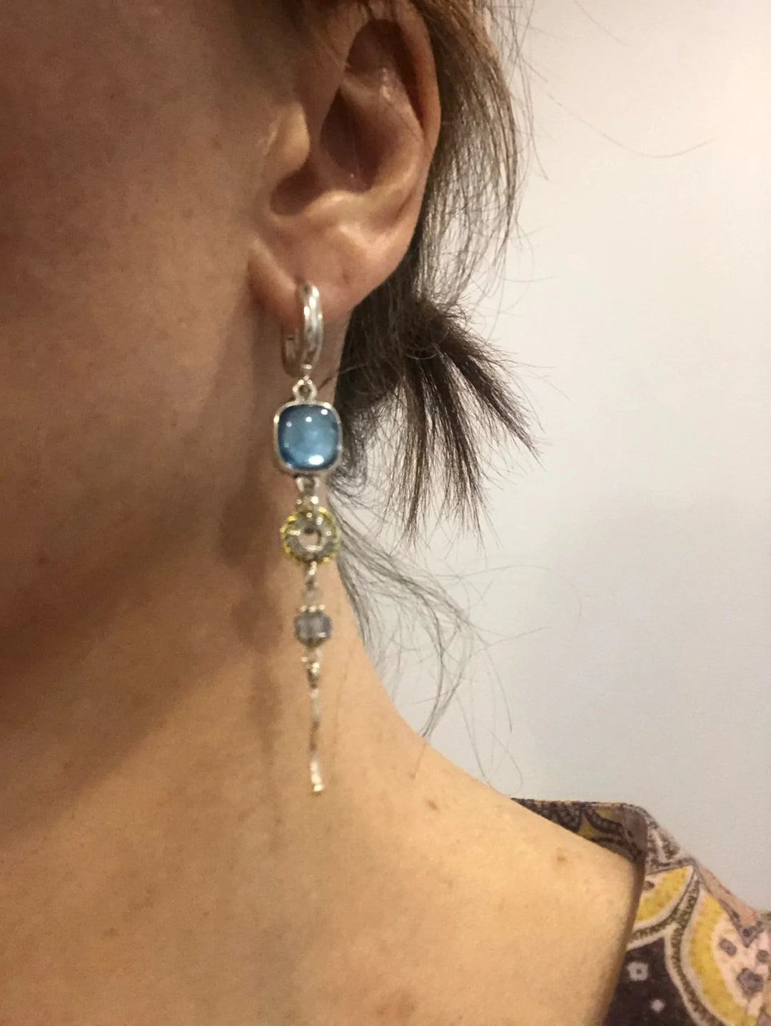 Luna™ | Boucles d'oreilles croisées en pierre bleue élégante