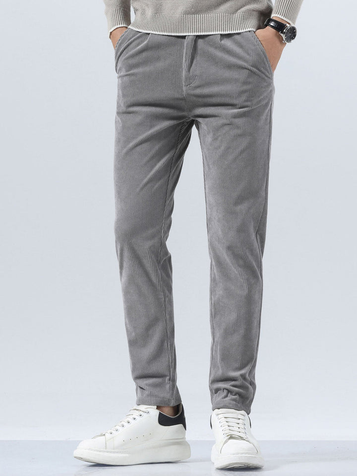 Pantalon en velours côtelé coupe slim