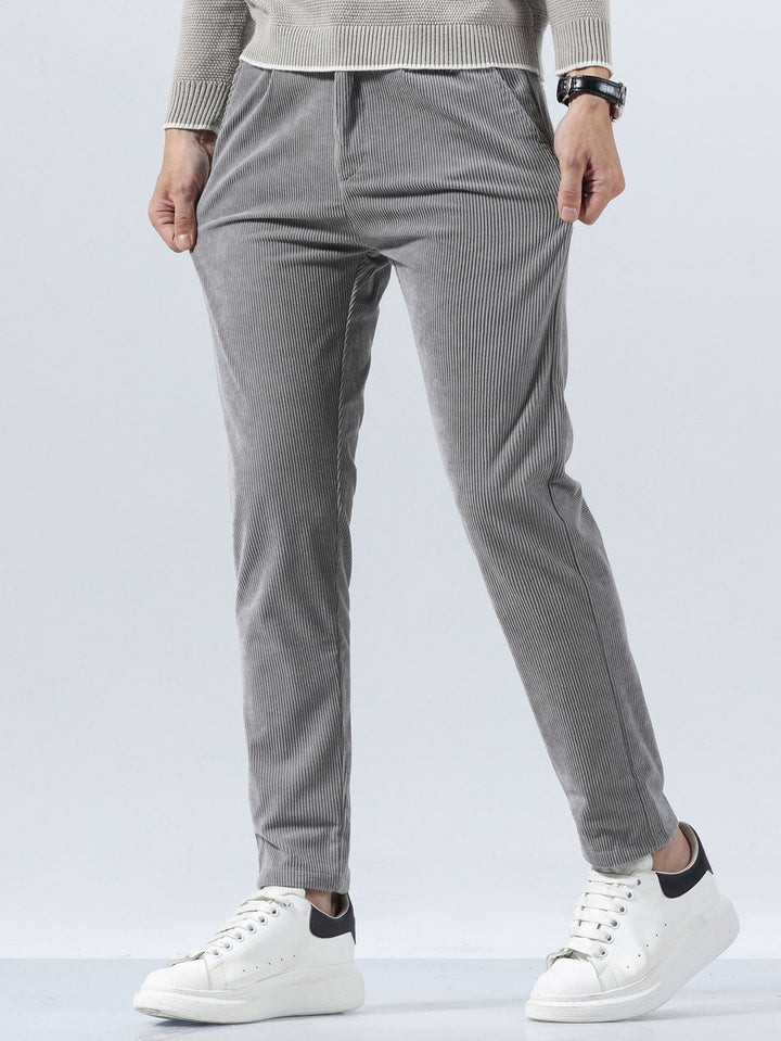 Pantalon en velours côtelé coupe slim