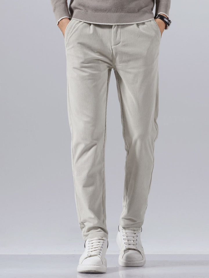 Pantalon en velours côtelé coupe slim