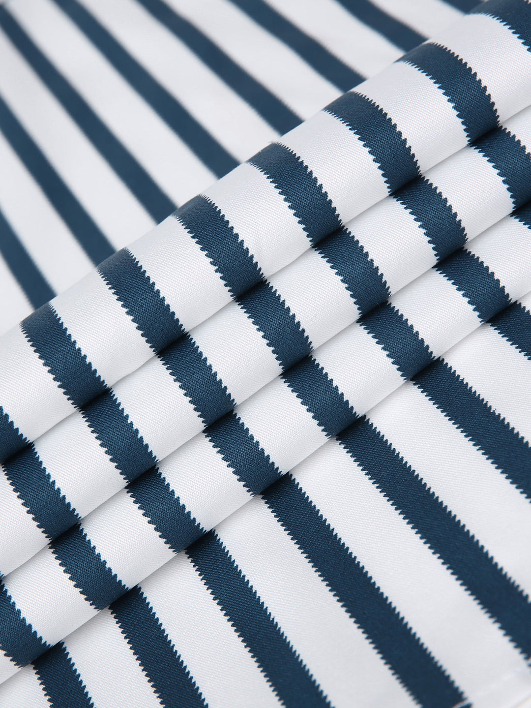 Chemise à rayures à manches longues avec boutons