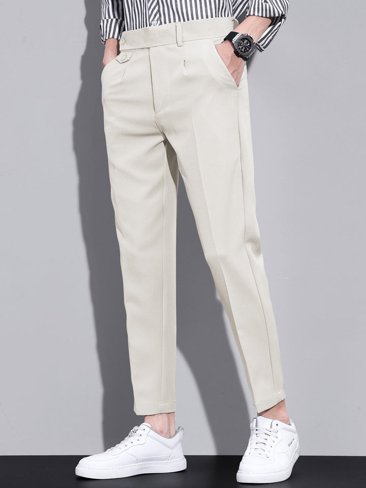 Pantalon ajusté fuselé court