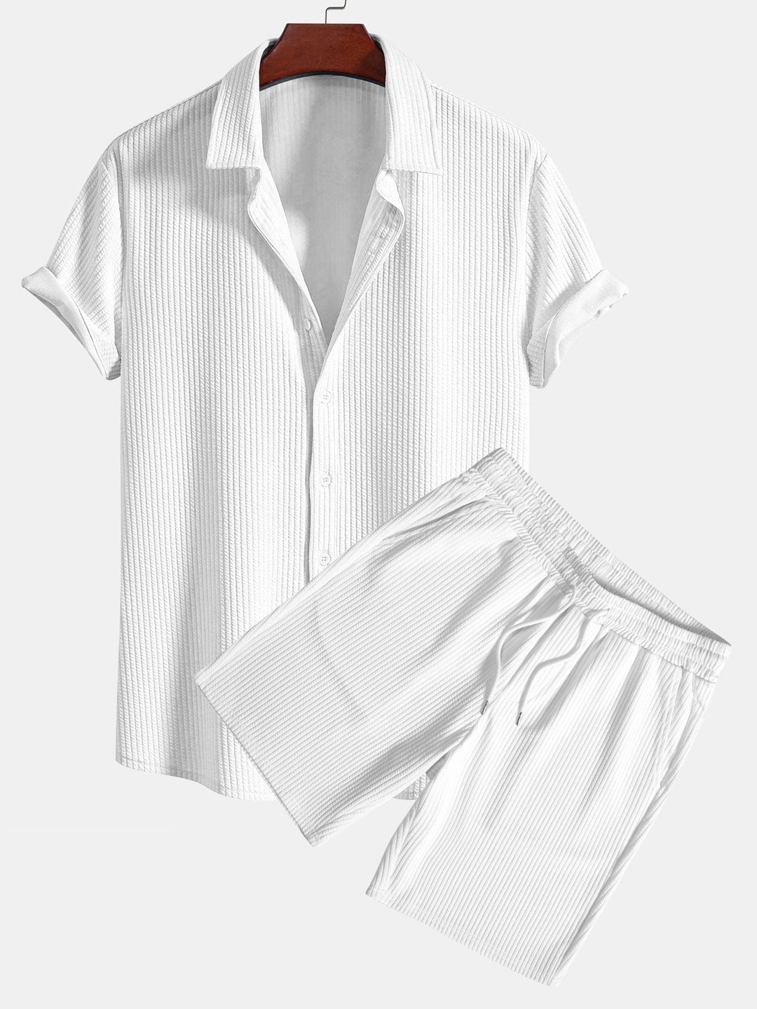 Chemise et short à bouton nerveux