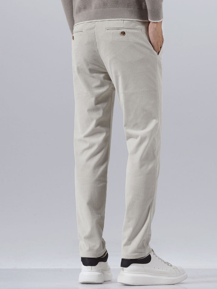 Pantalon en velours côtelé coupe slim