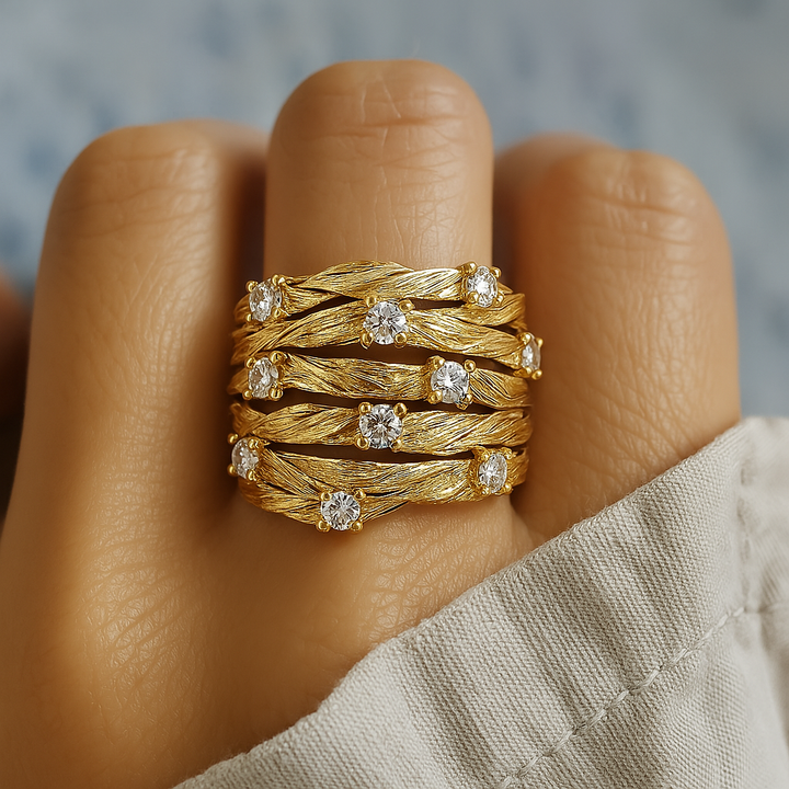 Livia™ | Bague Vintage Dorée en Zirconia