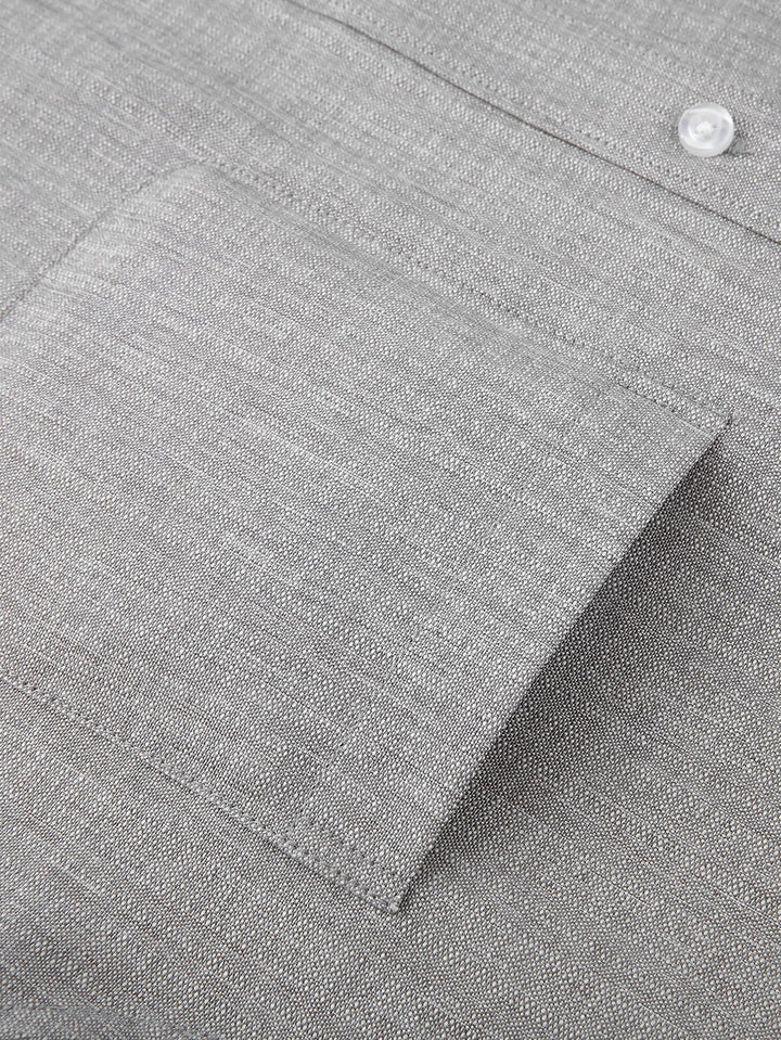 Chemise texturée à col montant et manches longues