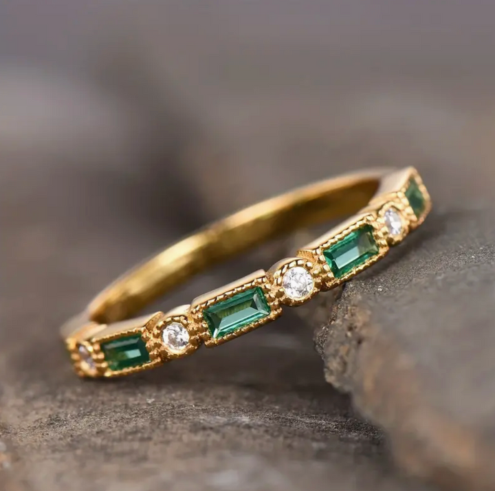 Liora™ | Bague Vintage avec Zirconia Vert Incrusté en Or