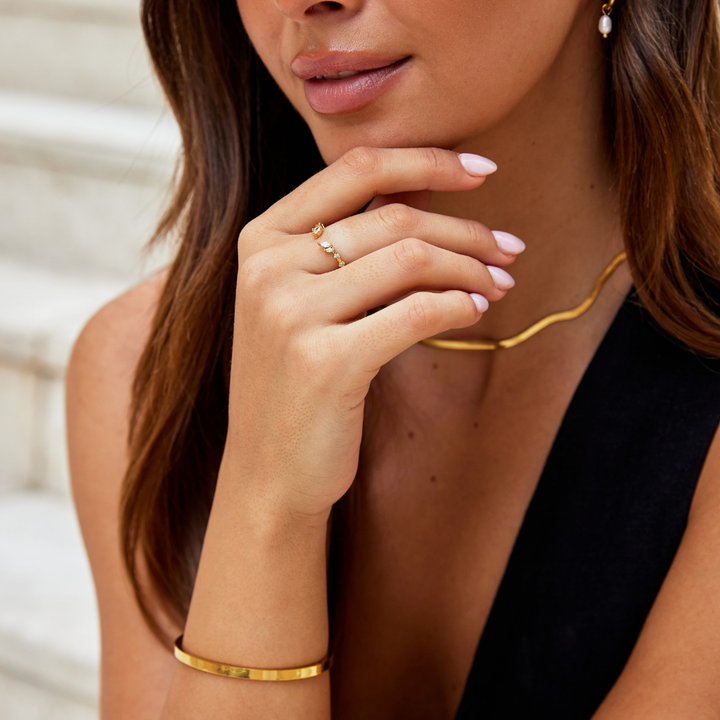 Frieden - Gold Ring with Crystal