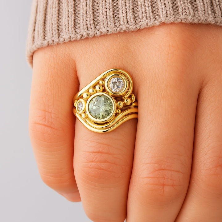 Liora™ | Bague Vintage Dorée avec Zirconia Verte