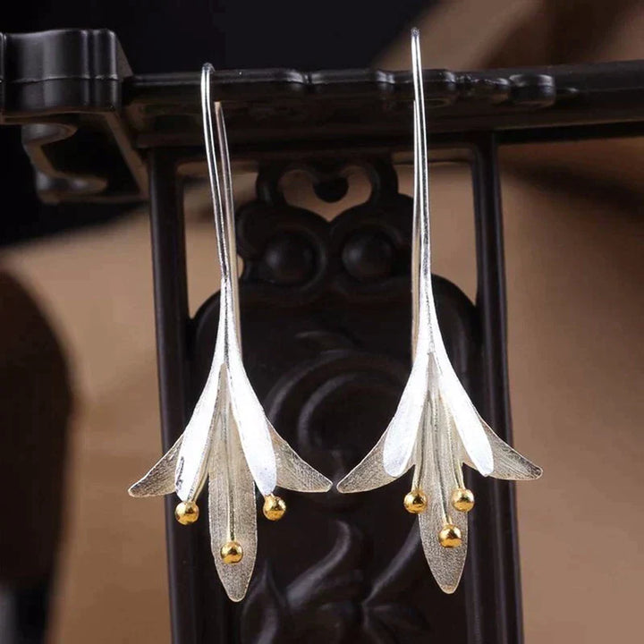 Lila™ | Boucles d'oreilles en forme de fleur en argent
