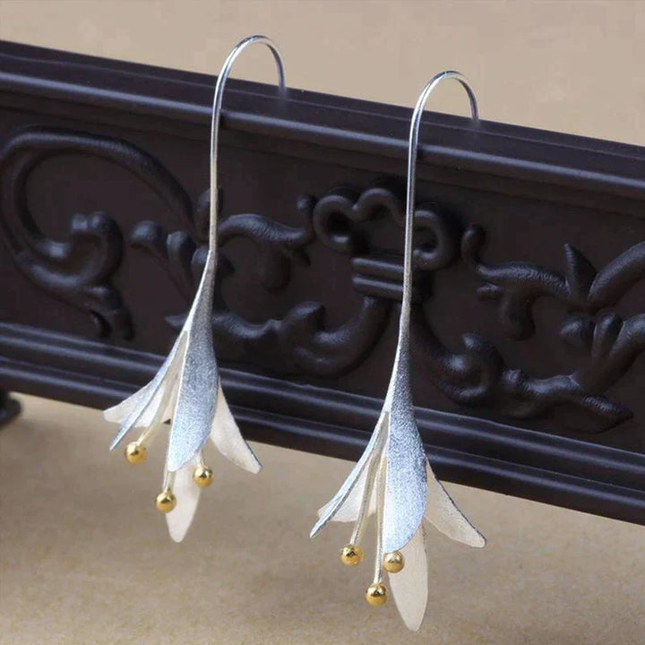 Lila™ | Boucles d'oreilles en forme de fleur en argent