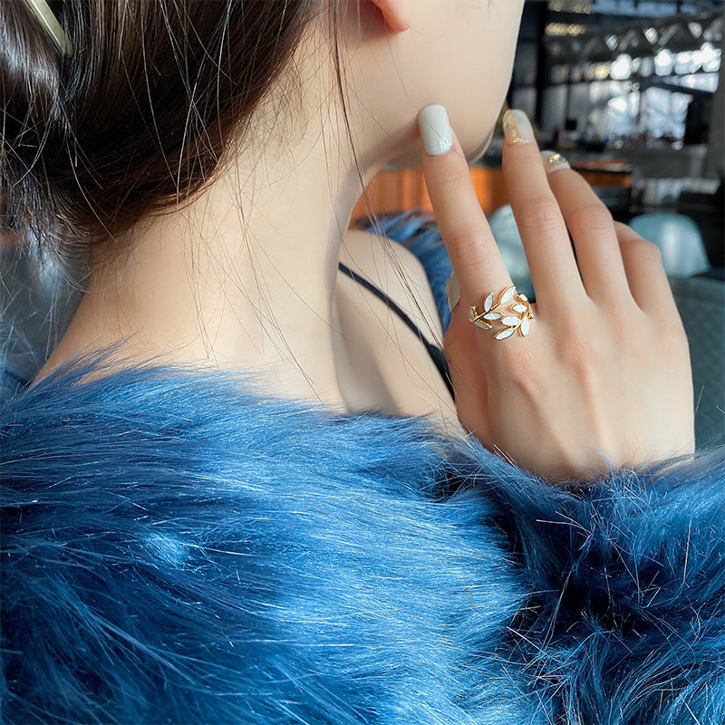 Luna™ | Bague Ajustable en Or avec Feuille et Opale Blanche