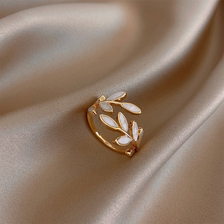 Luna™ | Bague Ajustable en Or avec Feuille et Opale Blanche