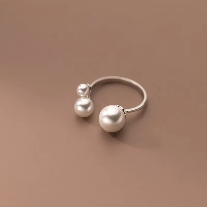 Triple Adjustable Pearl Ring