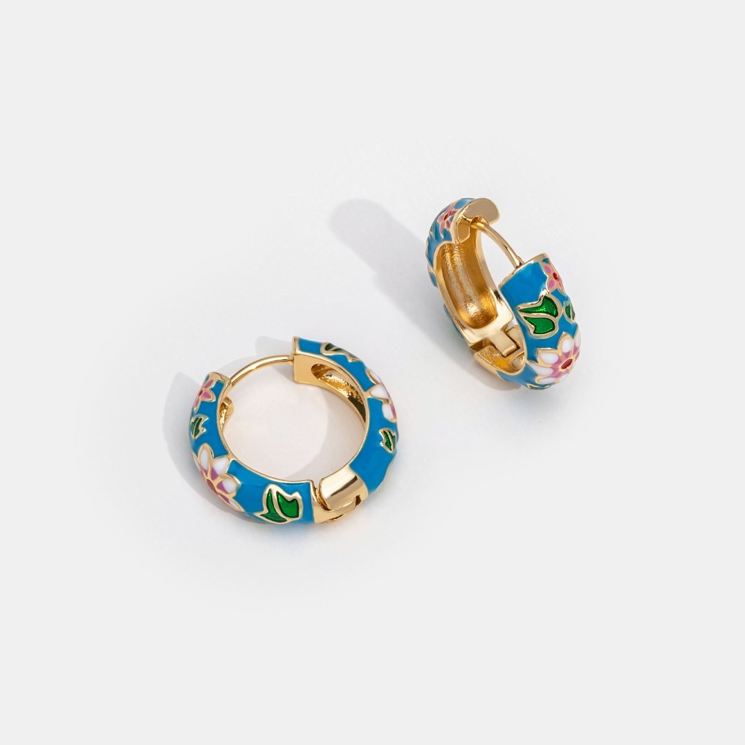 Luna™ | Boucles d'oreilles dorées en cercle avec motif floral