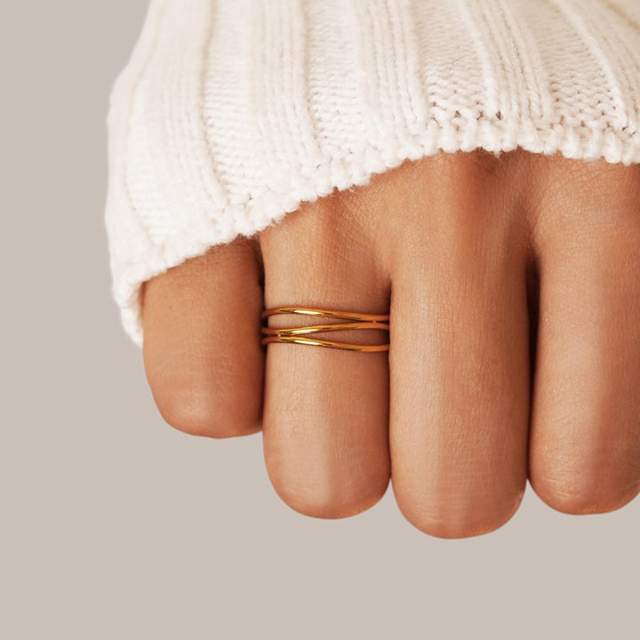 “Boucle Infini - Or” → “Infinite Loop - Gold”