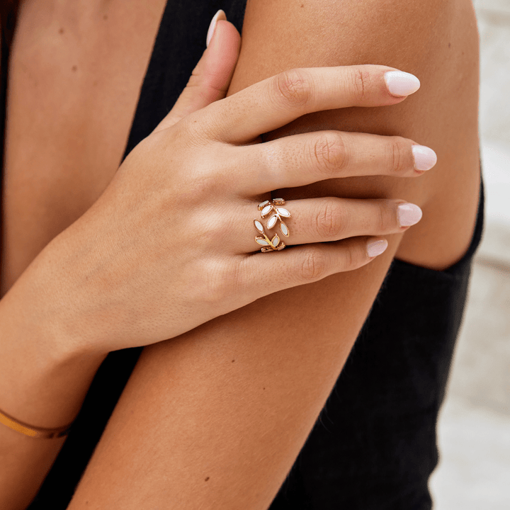 Luna™ | Bague Élégante en Forme de Feuille Dorée