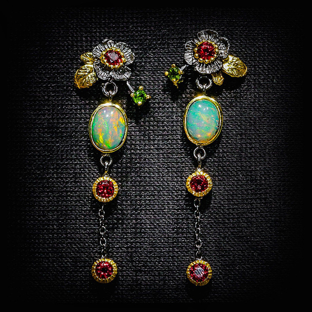 Opaline™ | Boucles d'oreilles Boho Élégantes avec Zirconia Rouge