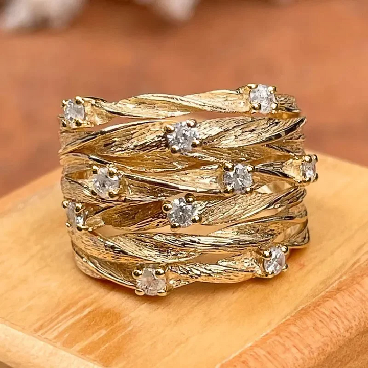 Livia™ | Bague Vintage Dorée en Zirconia