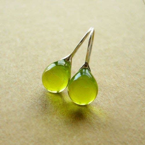 Olivia™ | Boucles d'oreilles vintage en verre olive