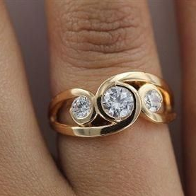 Luna™ | Bague Vintage Spirale Incrustée de Zirconia en Or