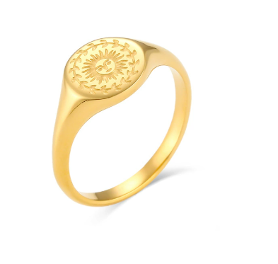 Bague dorée pour le solstice d'été