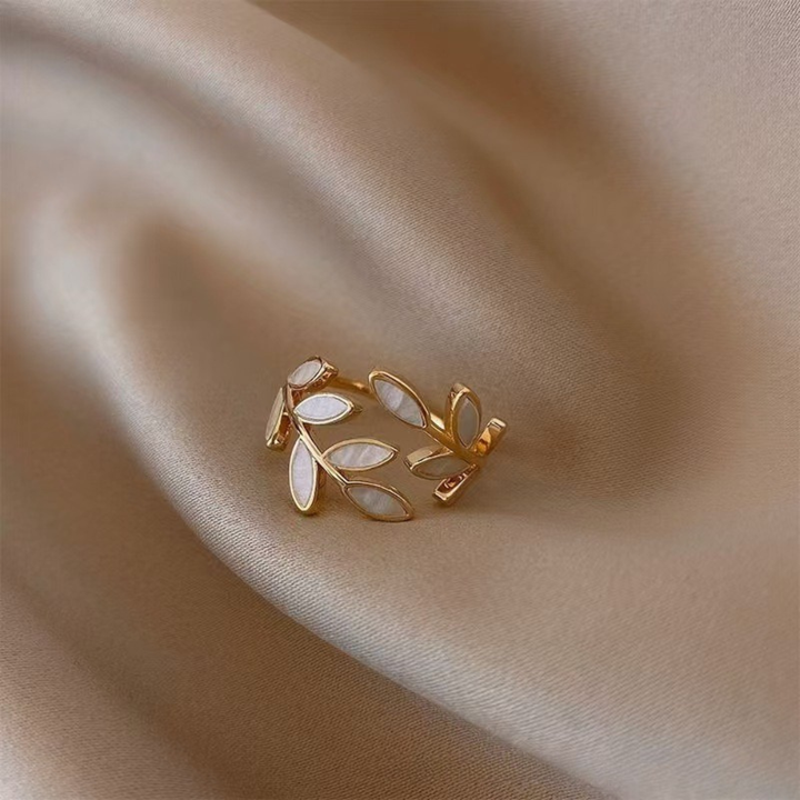 Bague Ouverte à Feuille Délicate Neraya | Or
