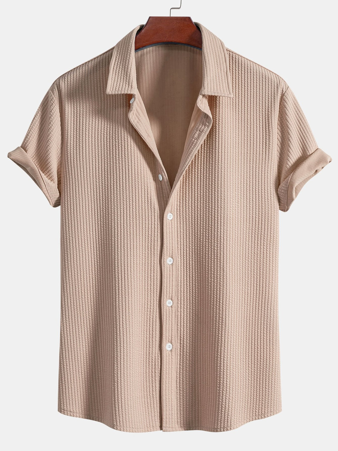Chemise et short à bouton nerveux