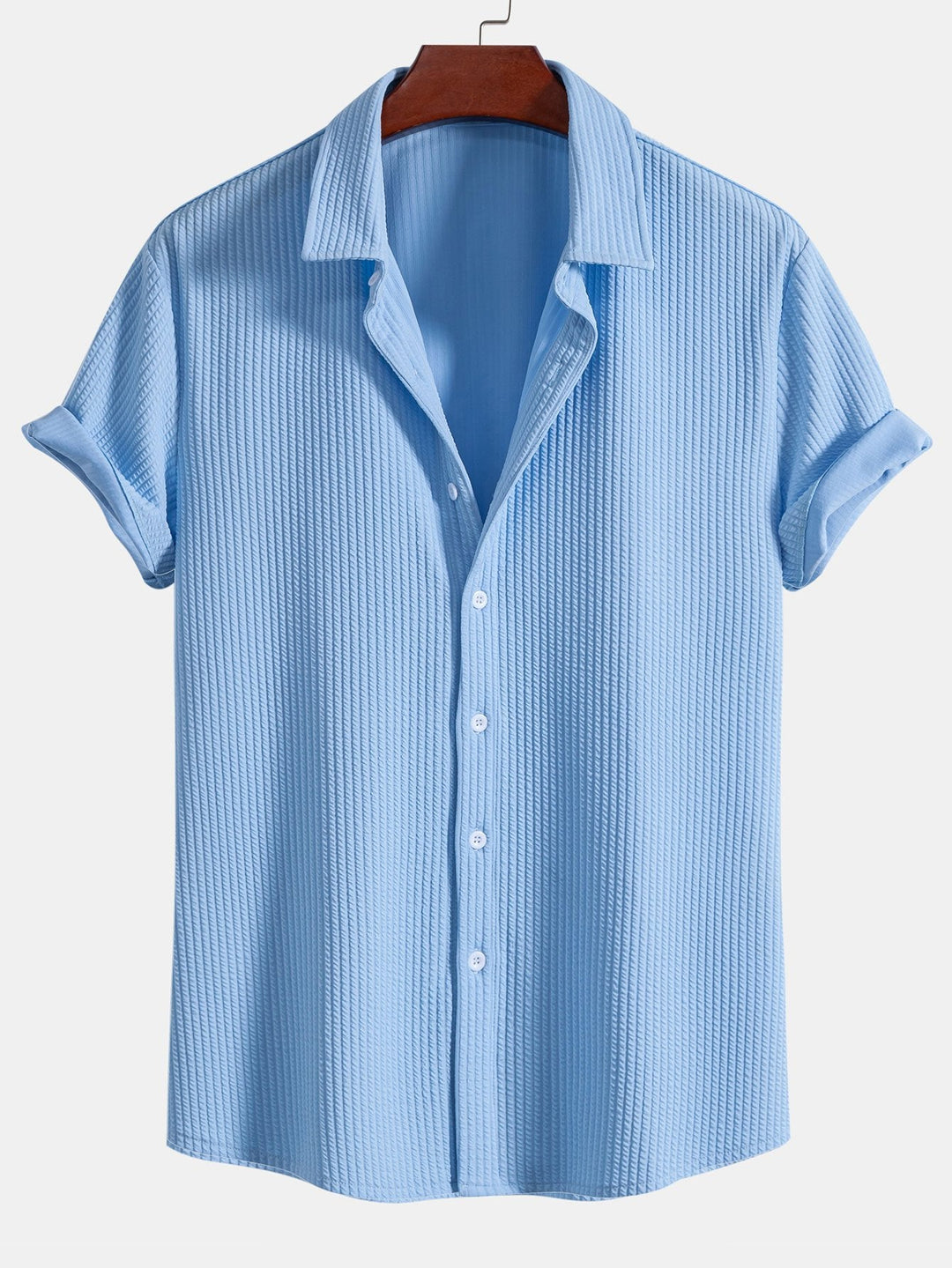 Chemise et short à bouton nerveux