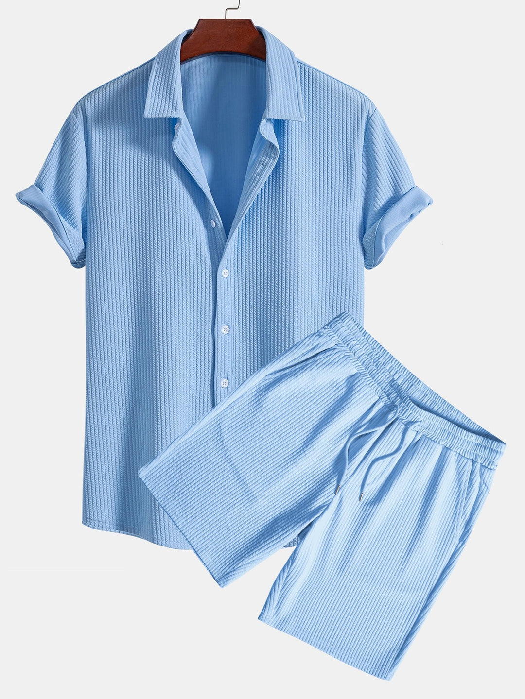 Chemise et short à bouton nerveux