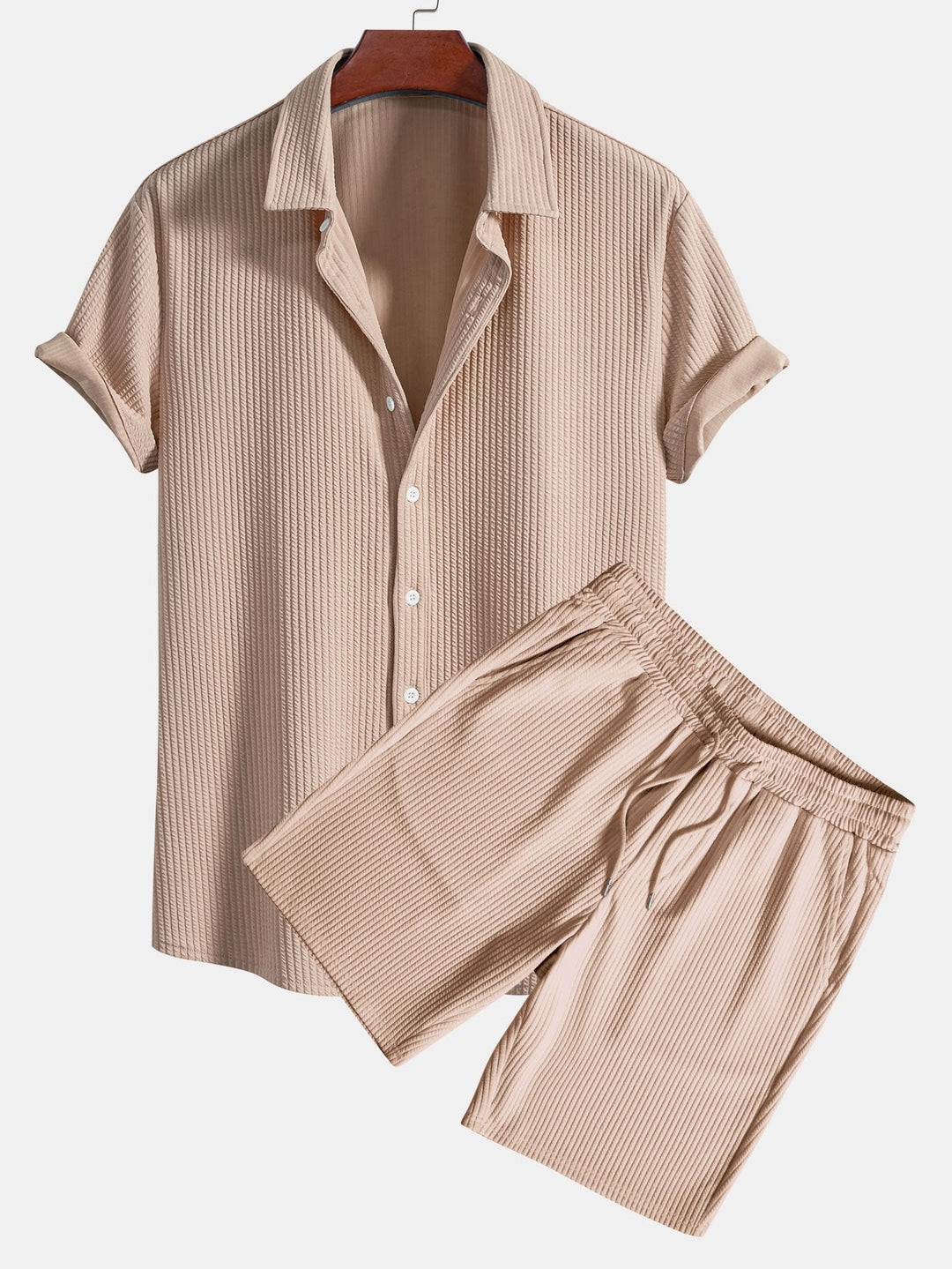 Chemise et short à bouton nerveux