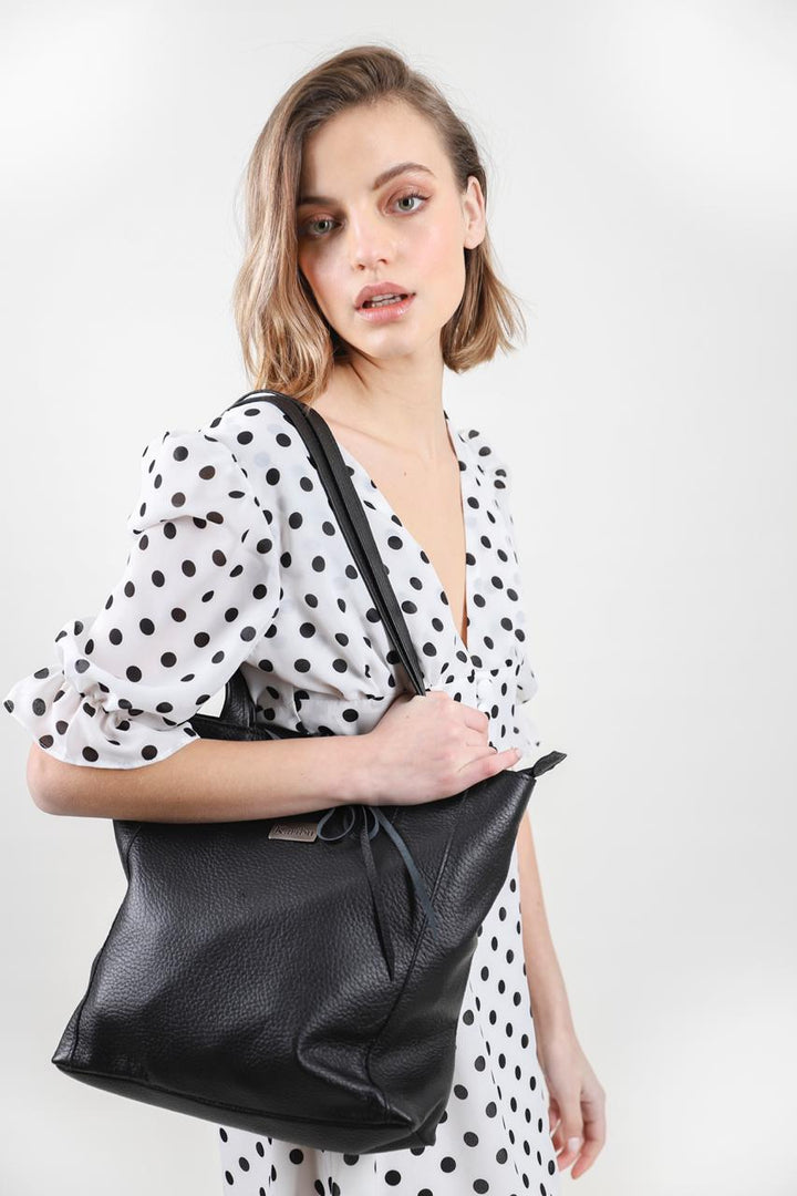 Portefeuille noir au style florentin