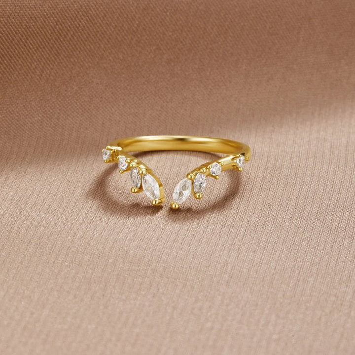 Frieden - Gold Ring with Crystal