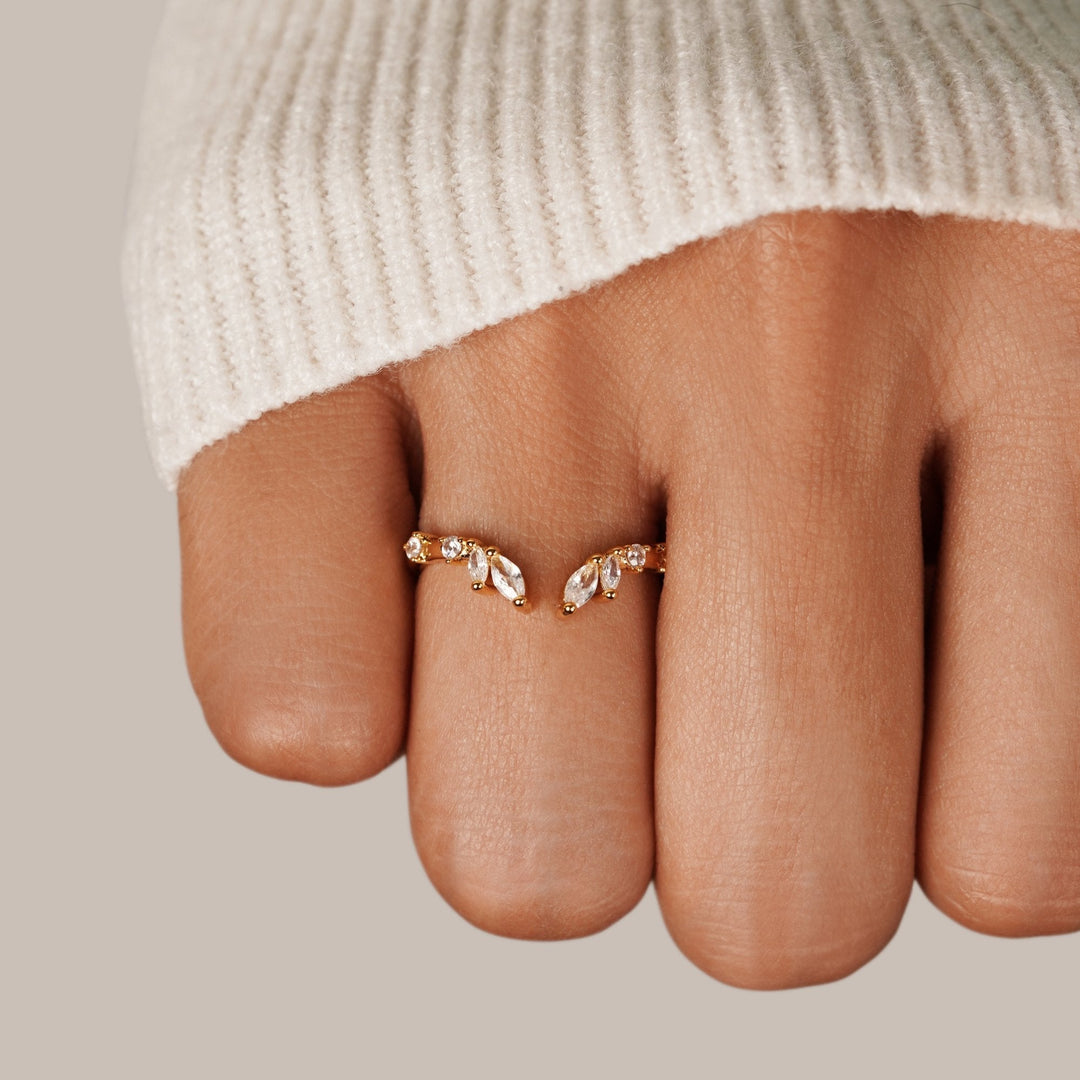 Frieden - Gold Ring with Crystal