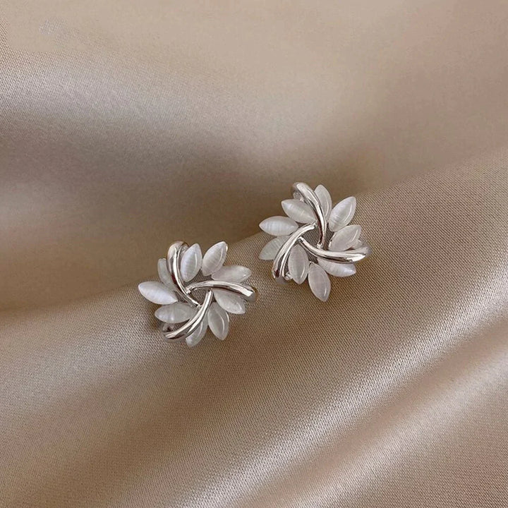 Opaline™ | Boucles d'oreilles en cercle avec pétales d'opale dorés