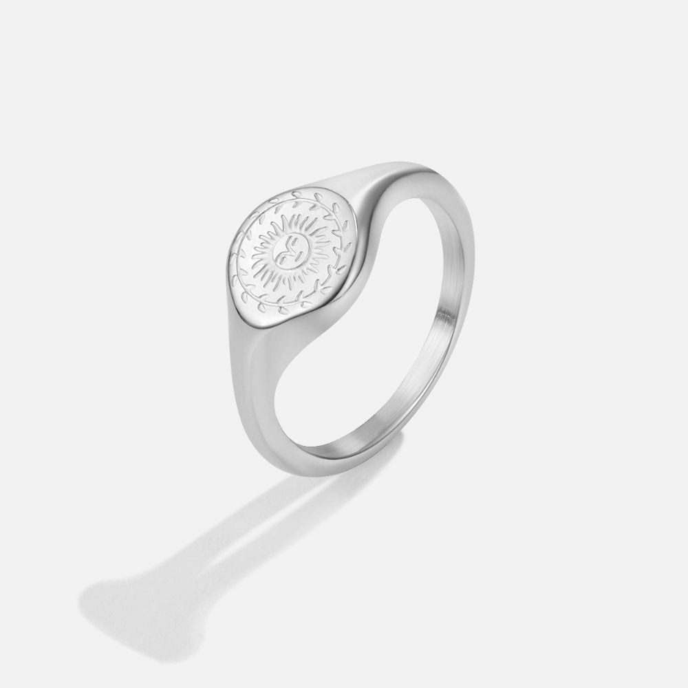 Bague dorée pour le solstice d'été