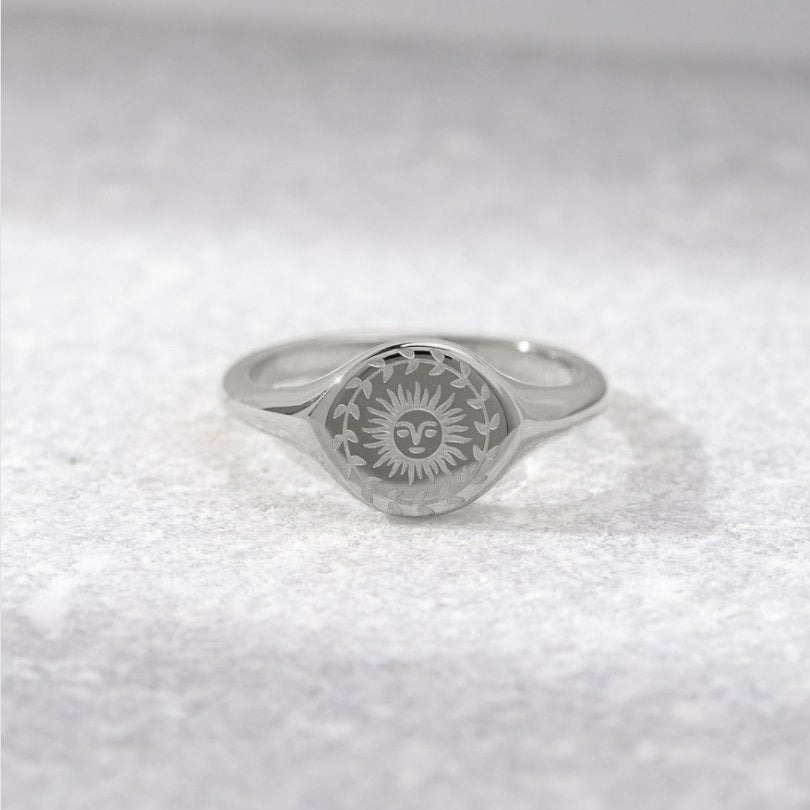 Bague dorée pour le solstice d'été