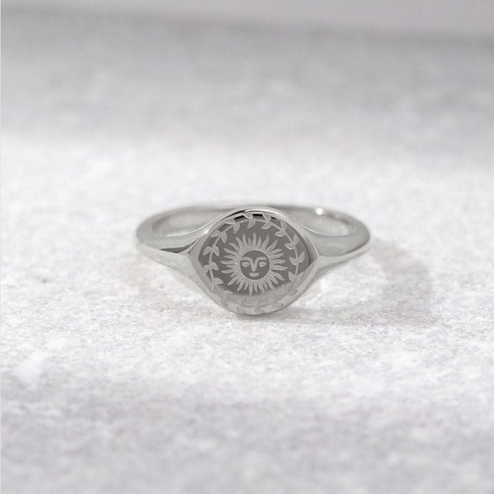 Bague dorée pour le solstice d'été