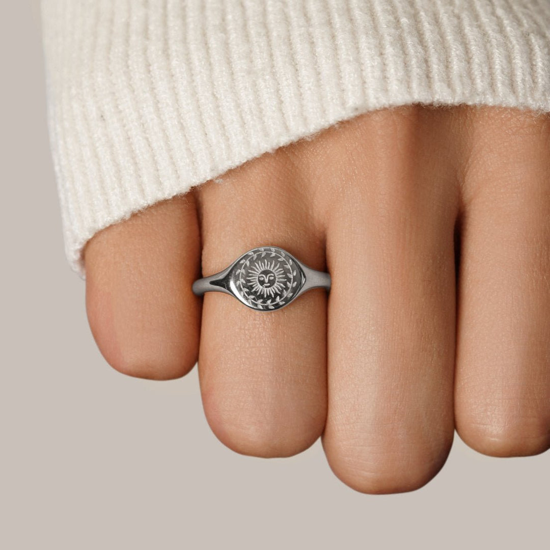 Bague dorée pour le solstice d'été