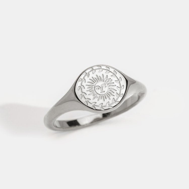 Bague dorée pour le solstice d'été